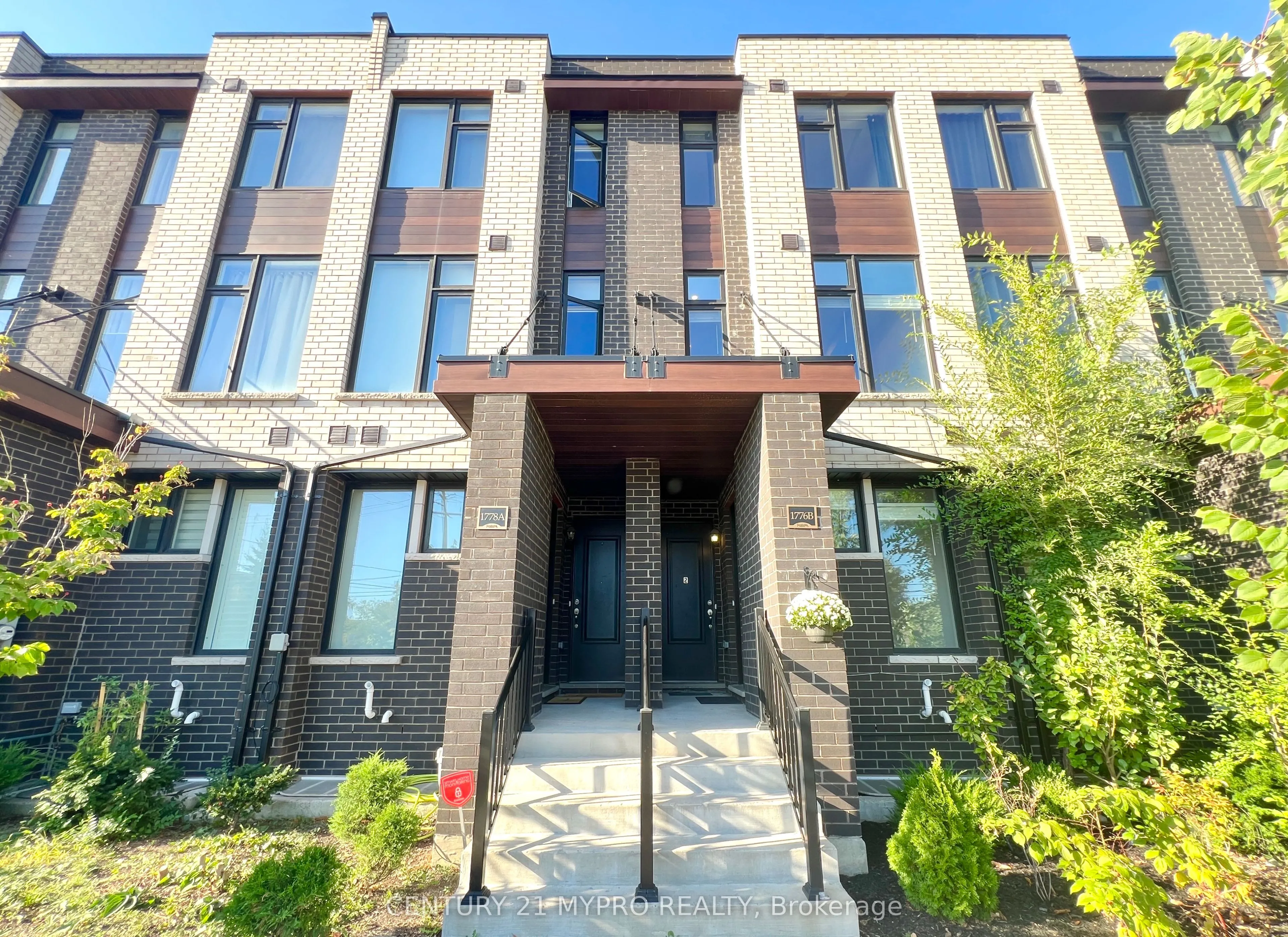 1776 Lawrence Avenue W