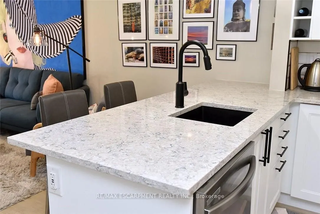 2035 Appleby Line, #103