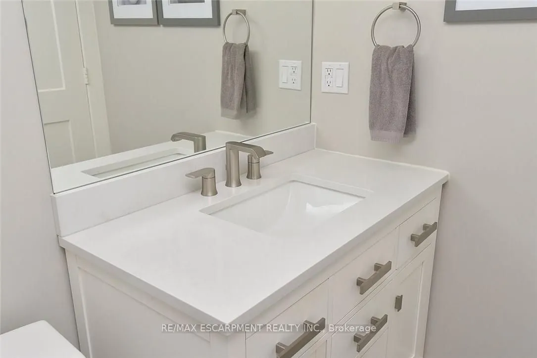2035 Appleby Line, #103