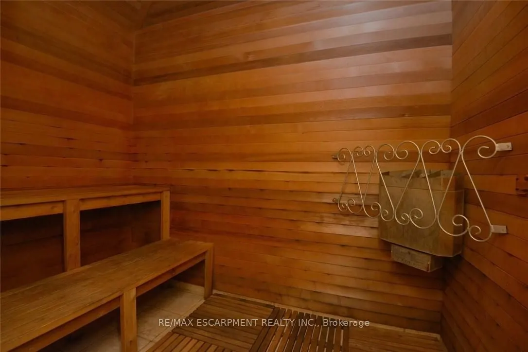 2035 Appleby Line, #103