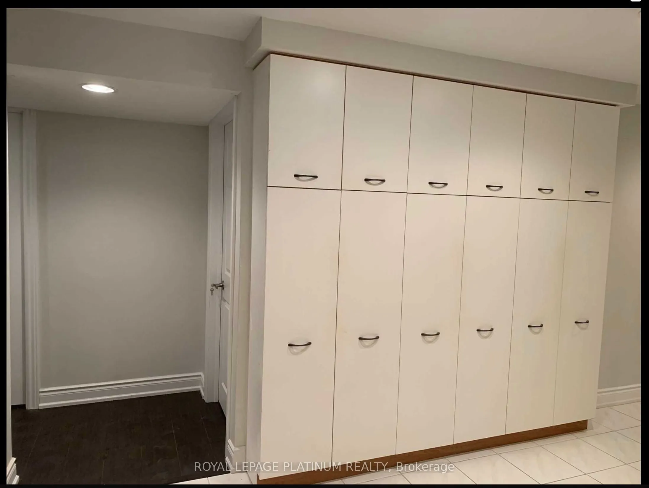 1540 Manorbrook Crt., #Legal Basement