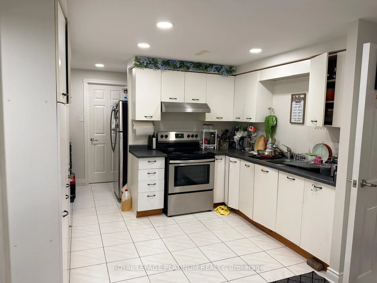 1540 Manorbrook Crt., #Legal Basement