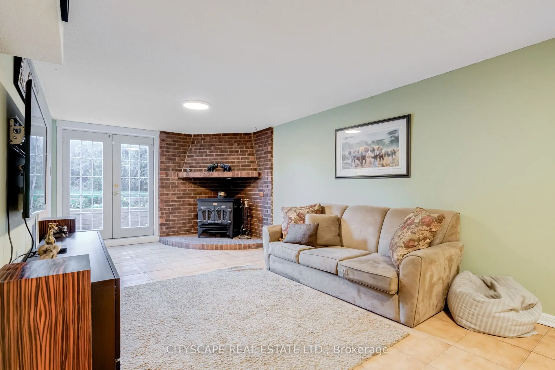 22 Jade Crescent