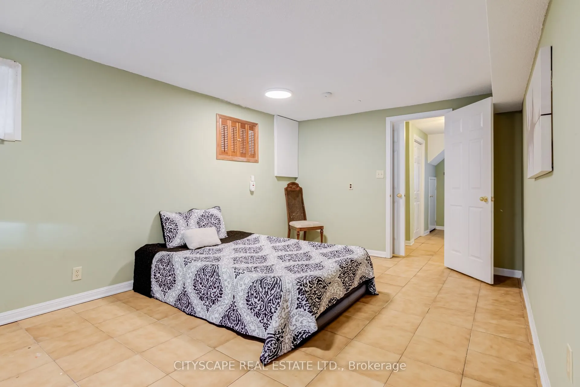 22 Jade Crescent