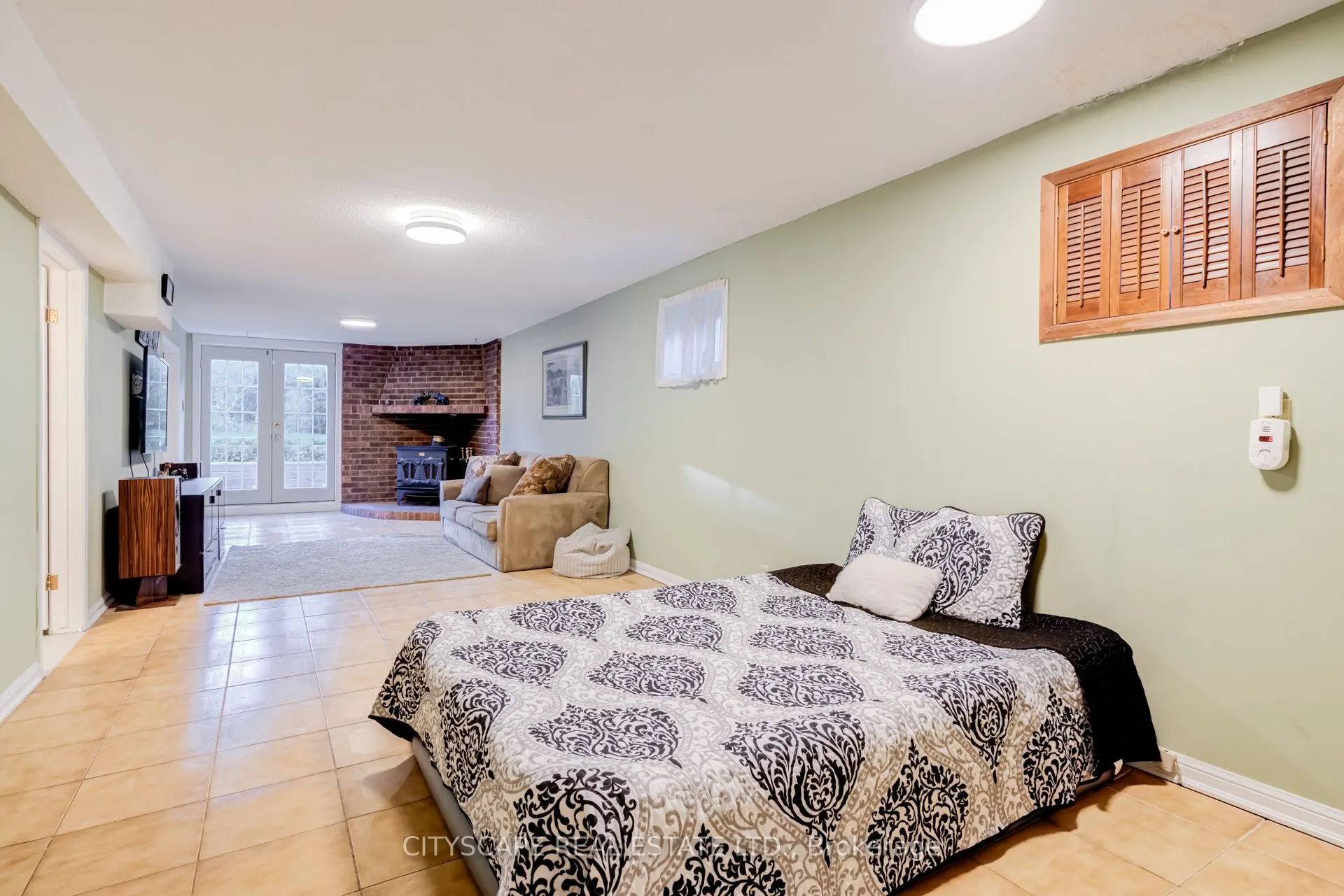 22 Jade Crescent