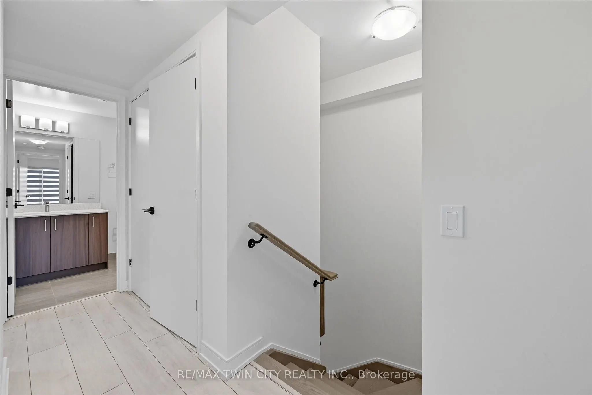 8010 DERRY Road, #106