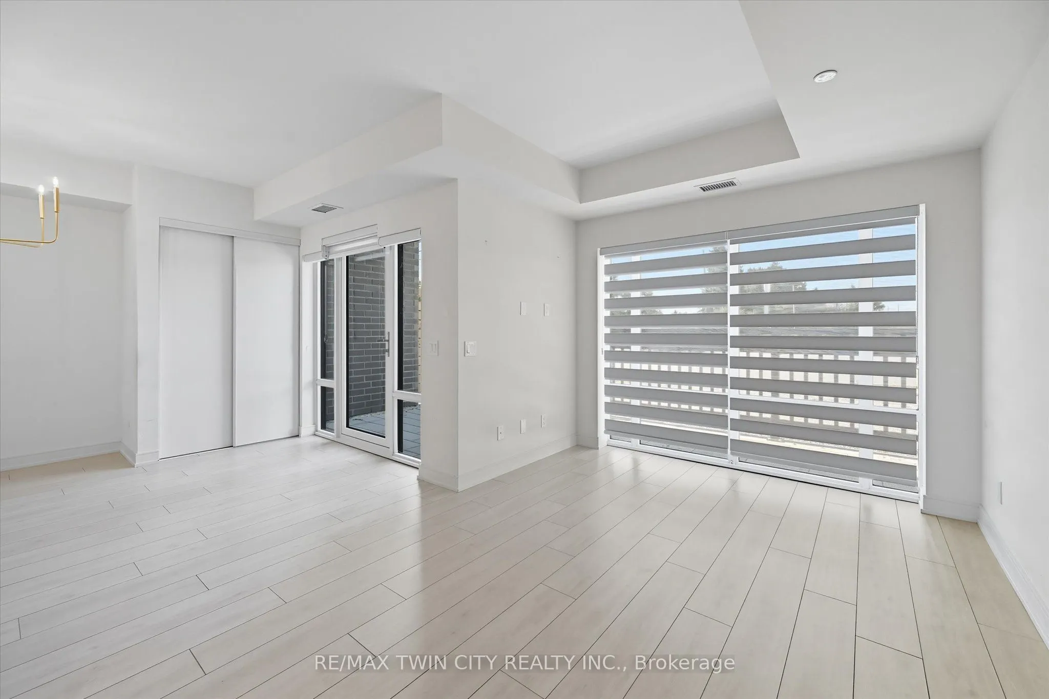 8010 DERRY Road, #106