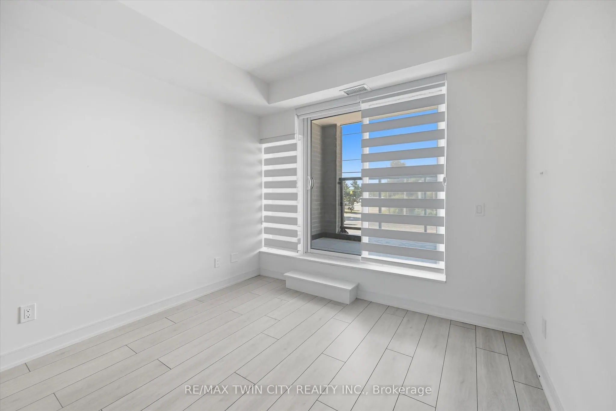 8010 DERRY Road, #106