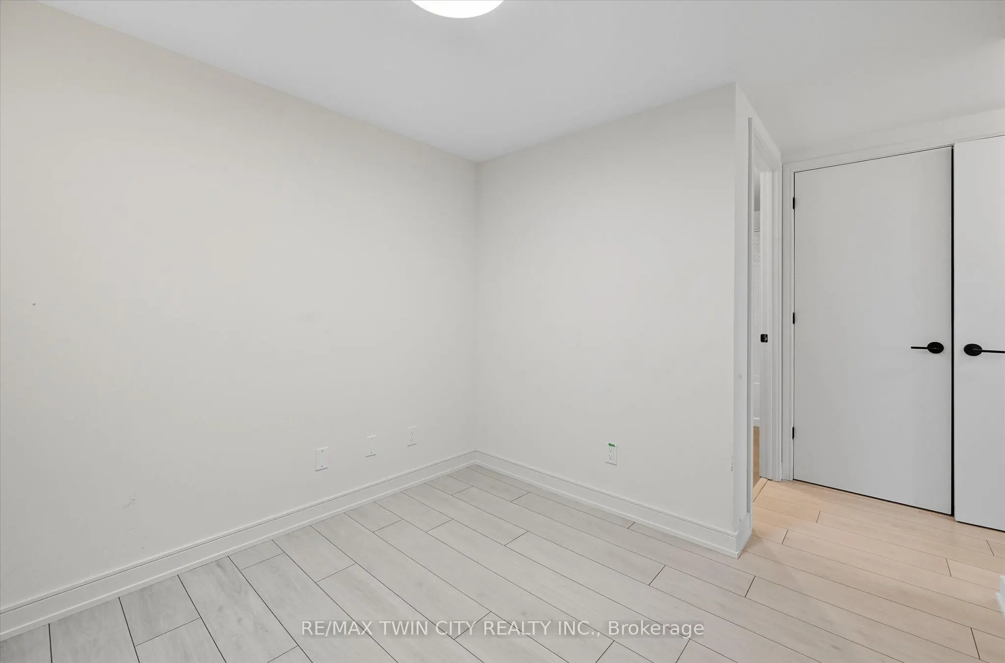 8010 DERRY Road, #106