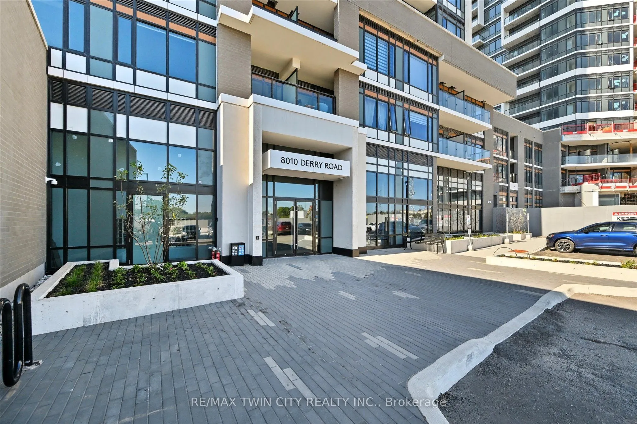 8010 DERRY Road, #106