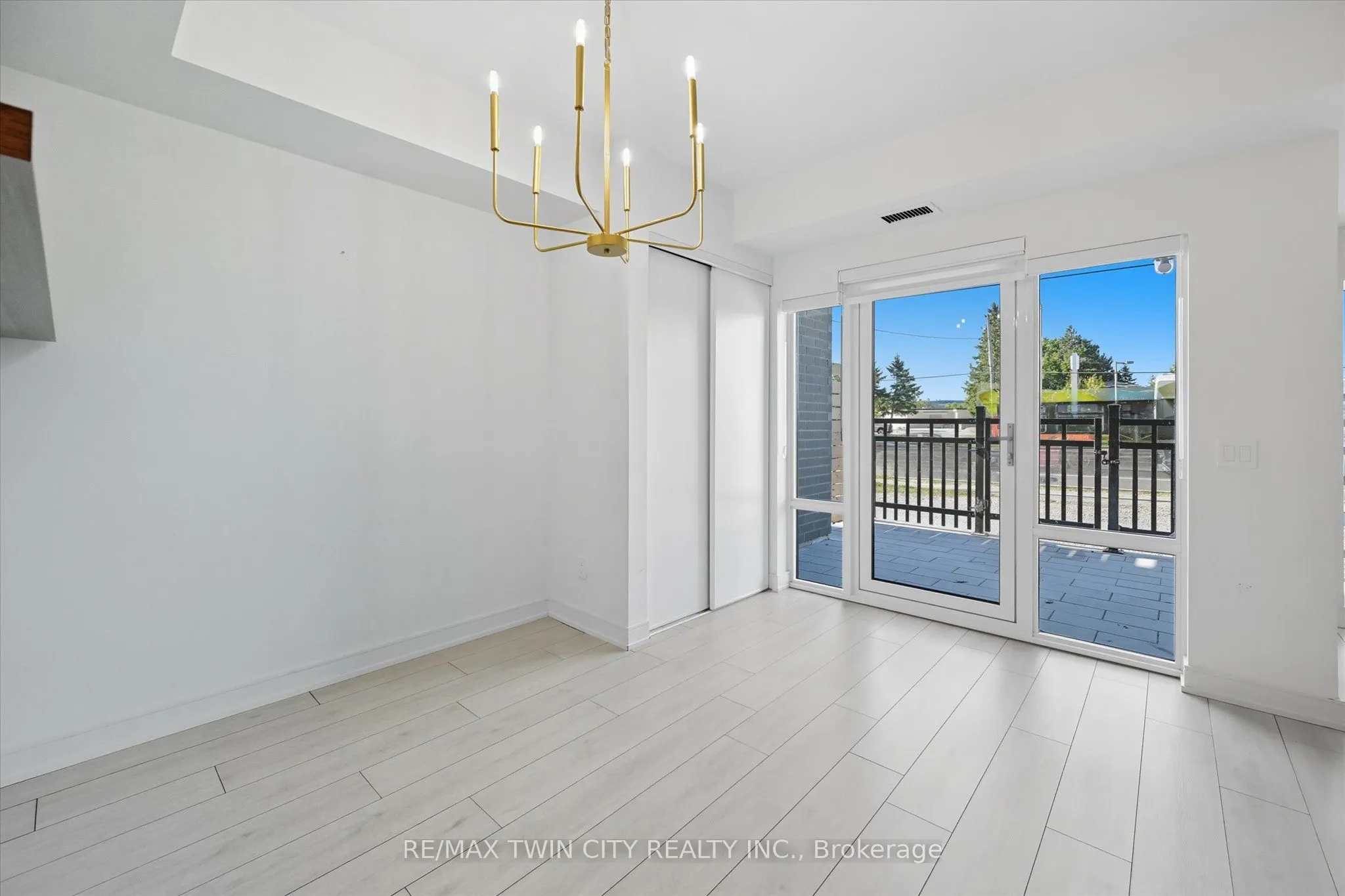 8010 DERRY Road, #106