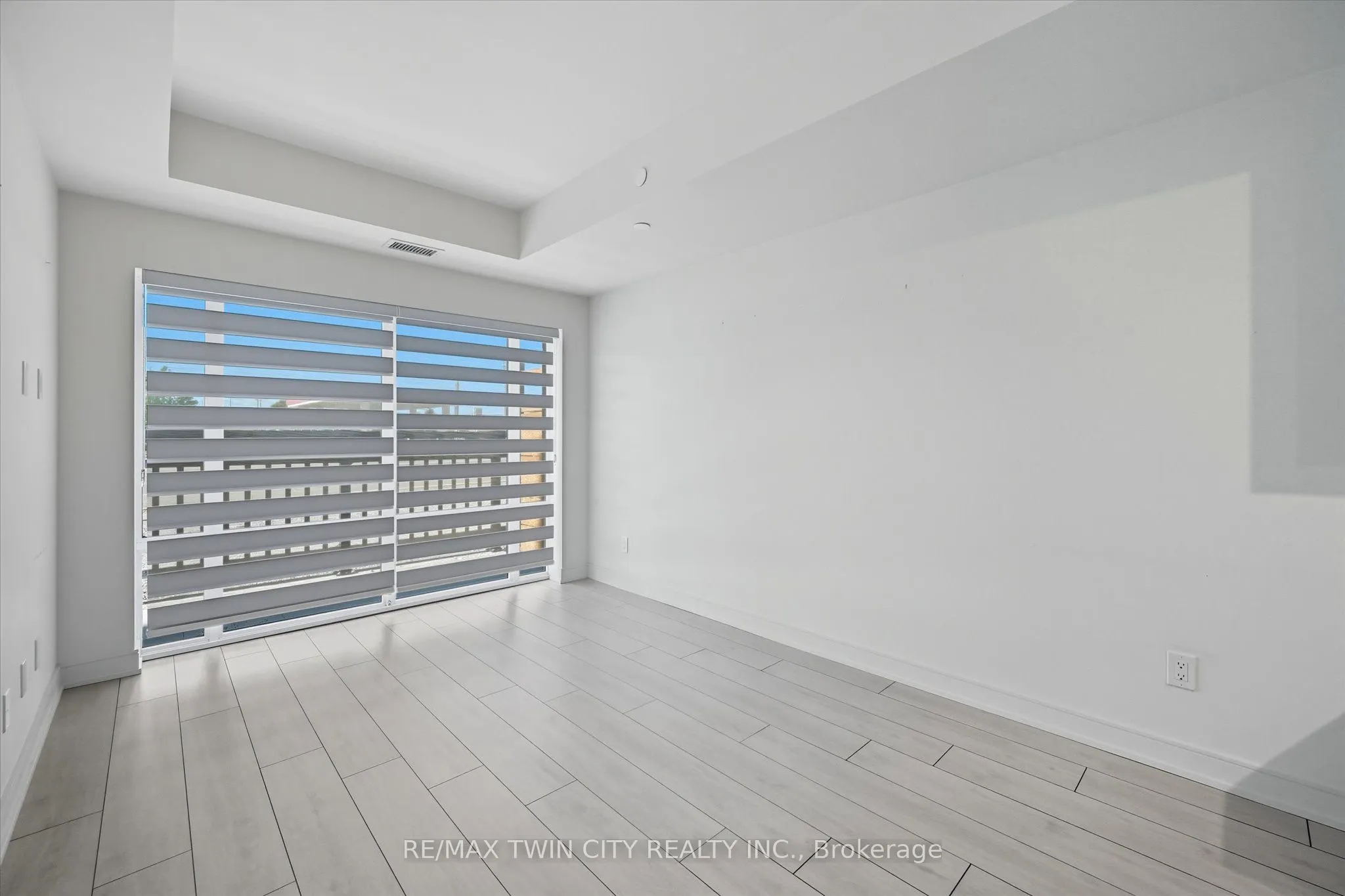 8010 DERRY Road, #106