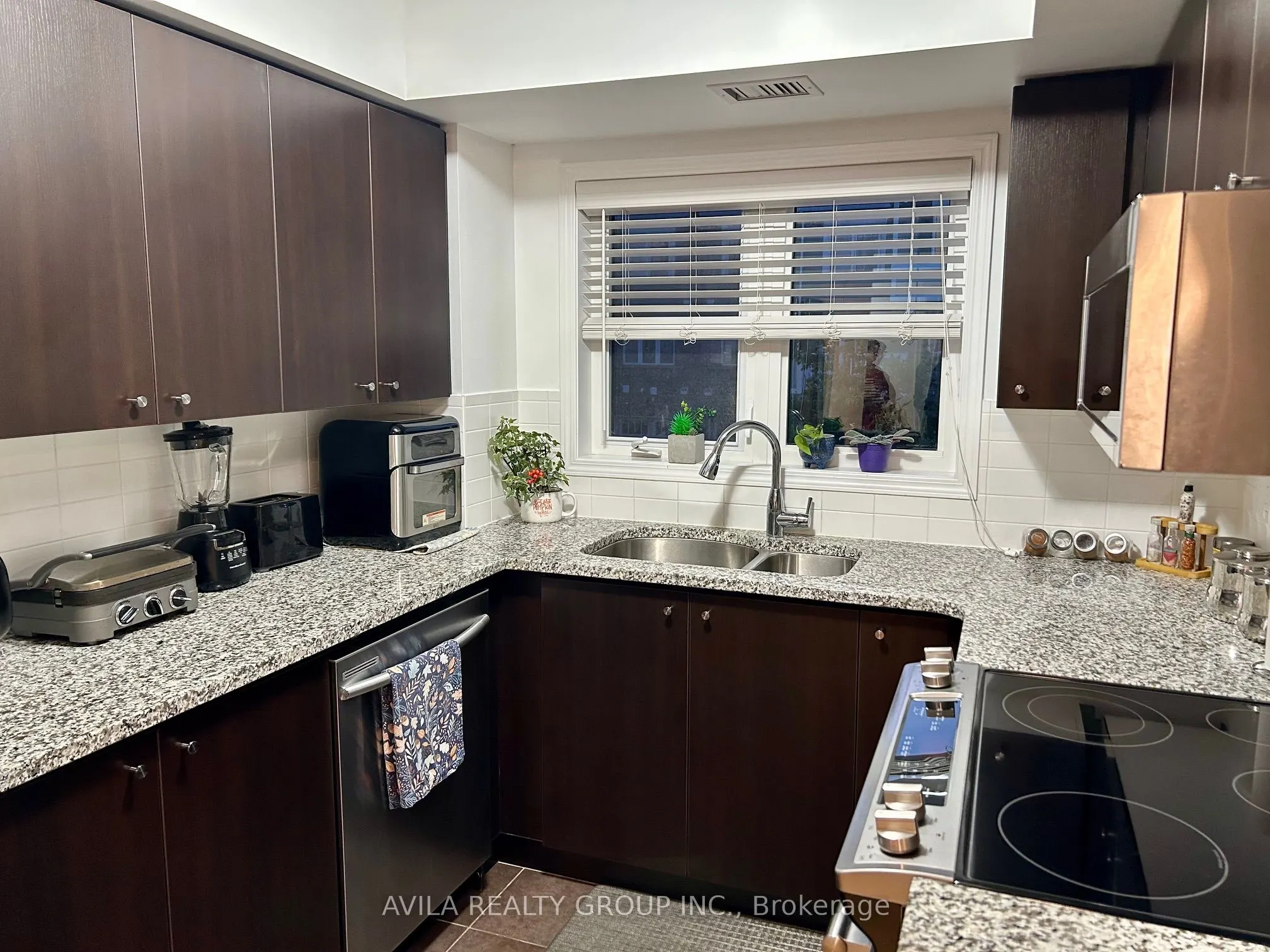 1045 Nadalin Heights, #210
