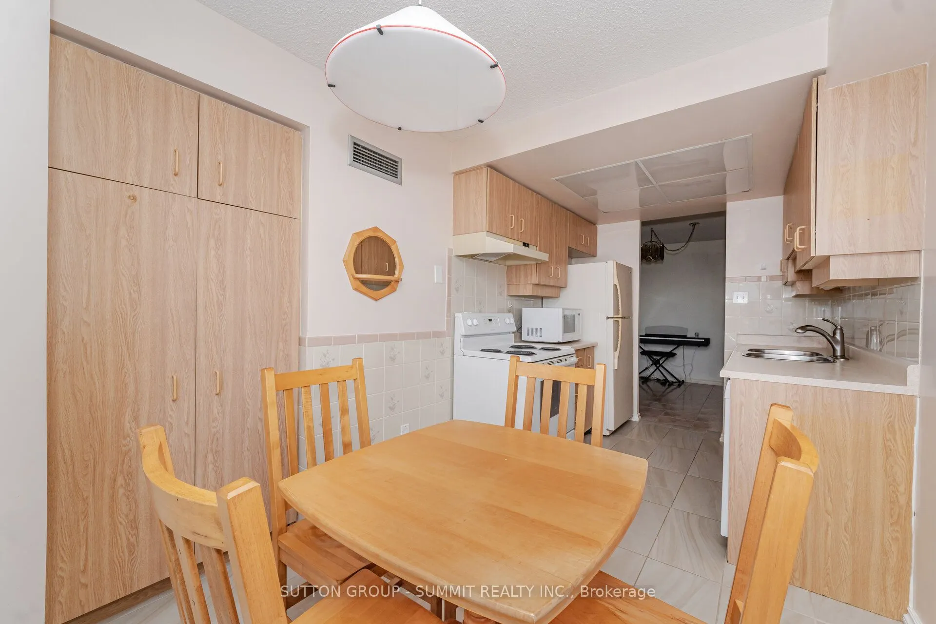 100 County Court Boulevard, #1005