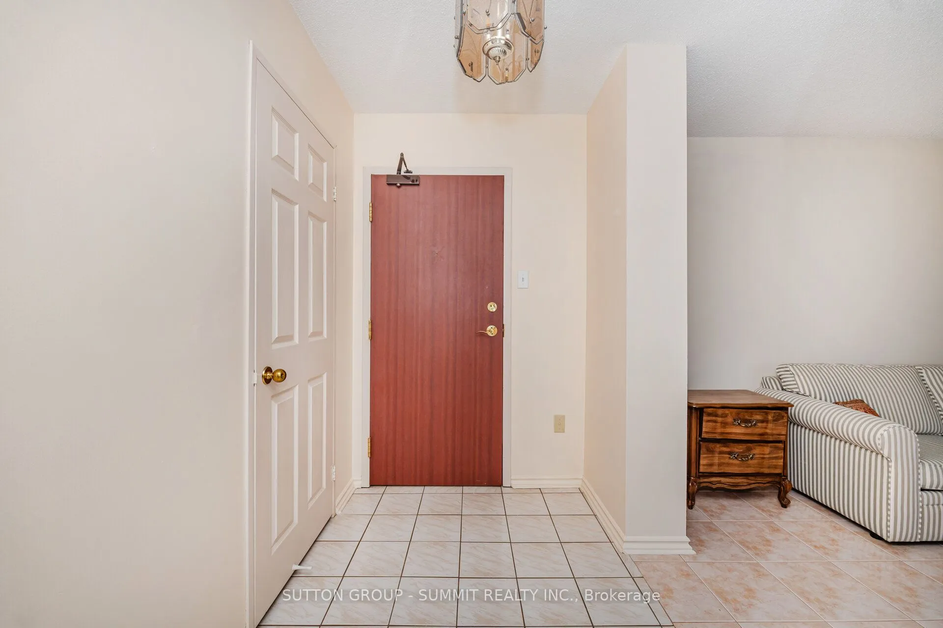 100 County Court Boulevard, #1005