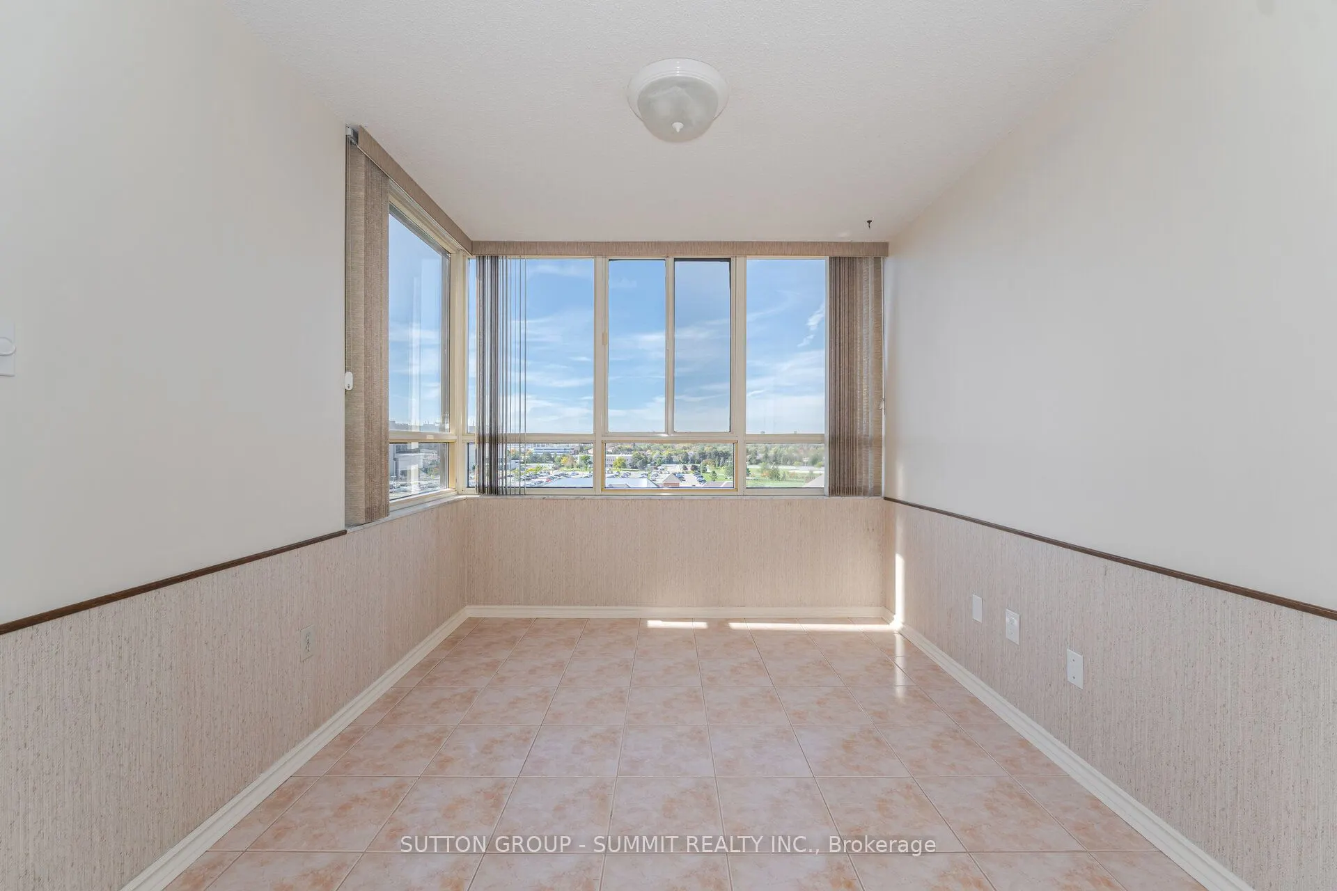 100 County Court Boulevard, #1005