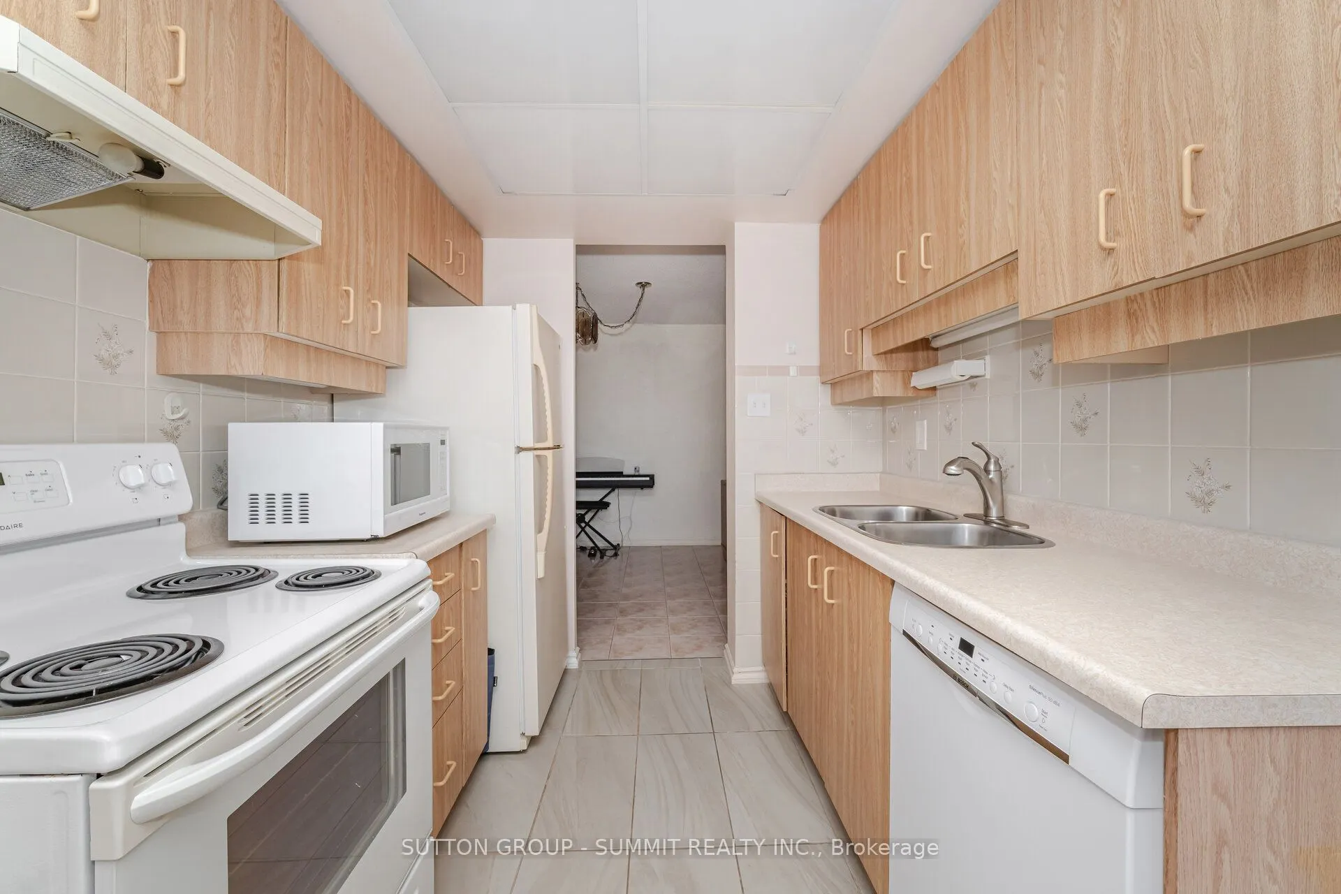 100 County Court Boulevard, #1005