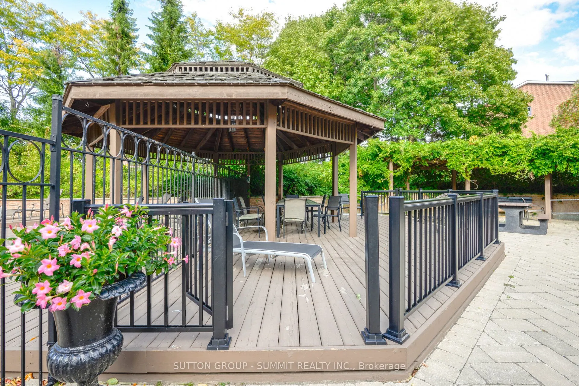 100 County Court Boulevard, #1005