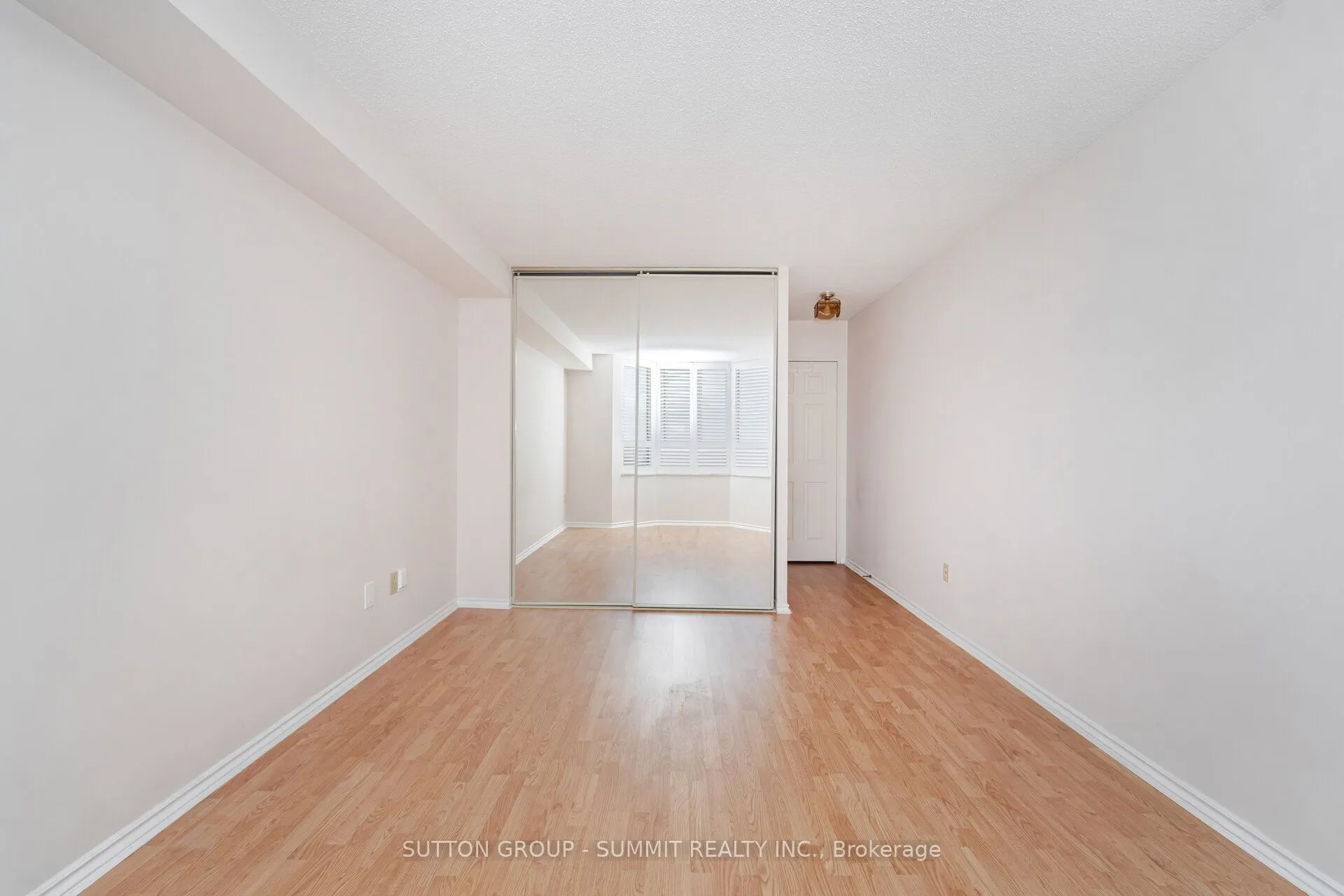 100 County Court Boulevard, #1005