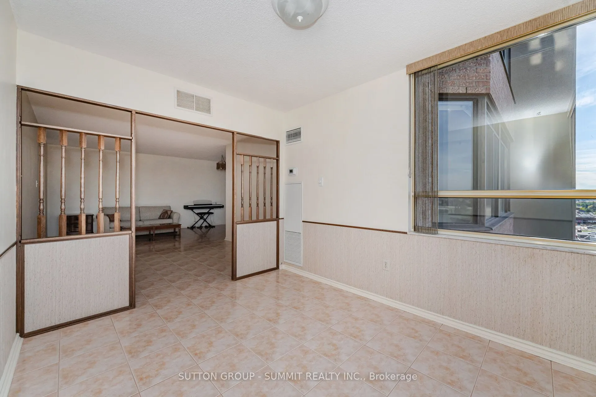 100 County Court Boulevard, #1005