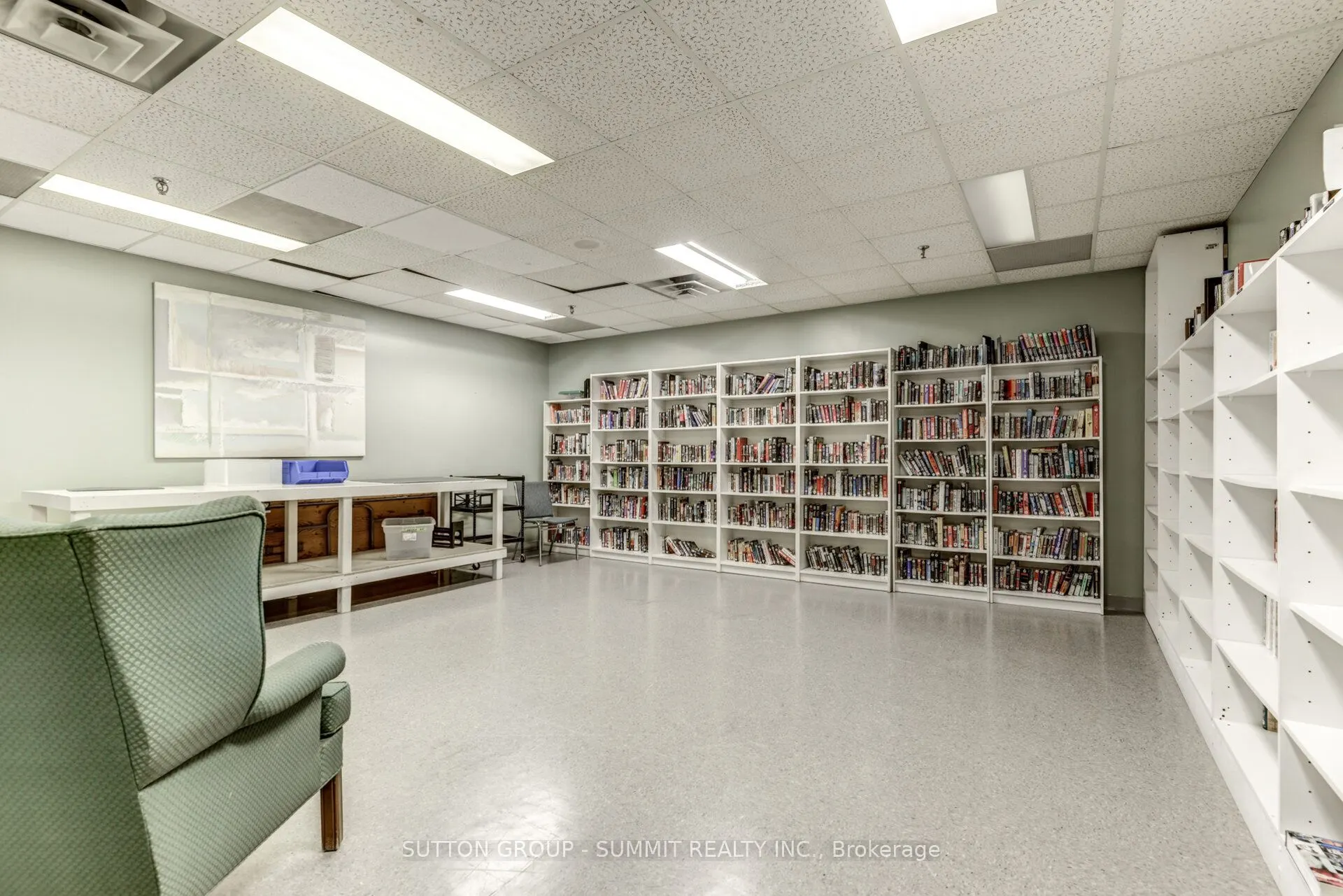 100 County Court Boulevard, #1005