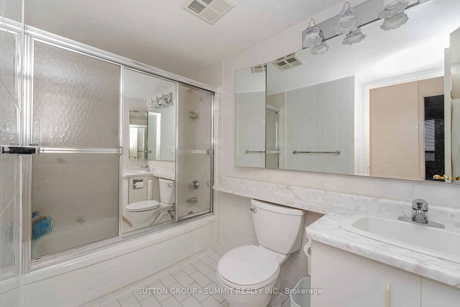 100 County Court Boulevard, #1005