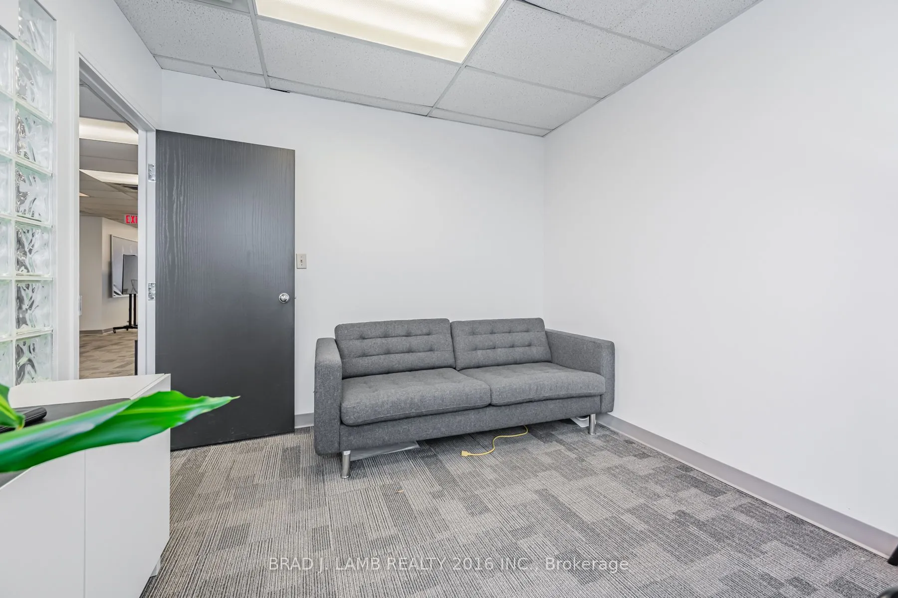 2600 Skymark Avenue, #5-201