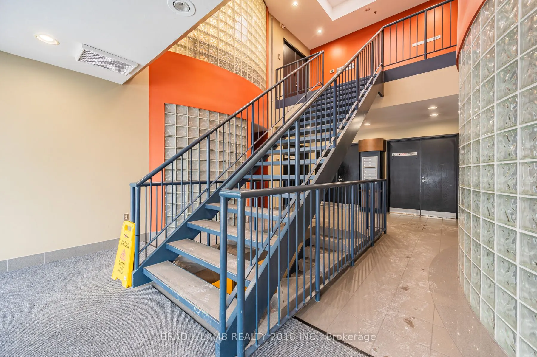 2600 Skymark Avenue, #5-201