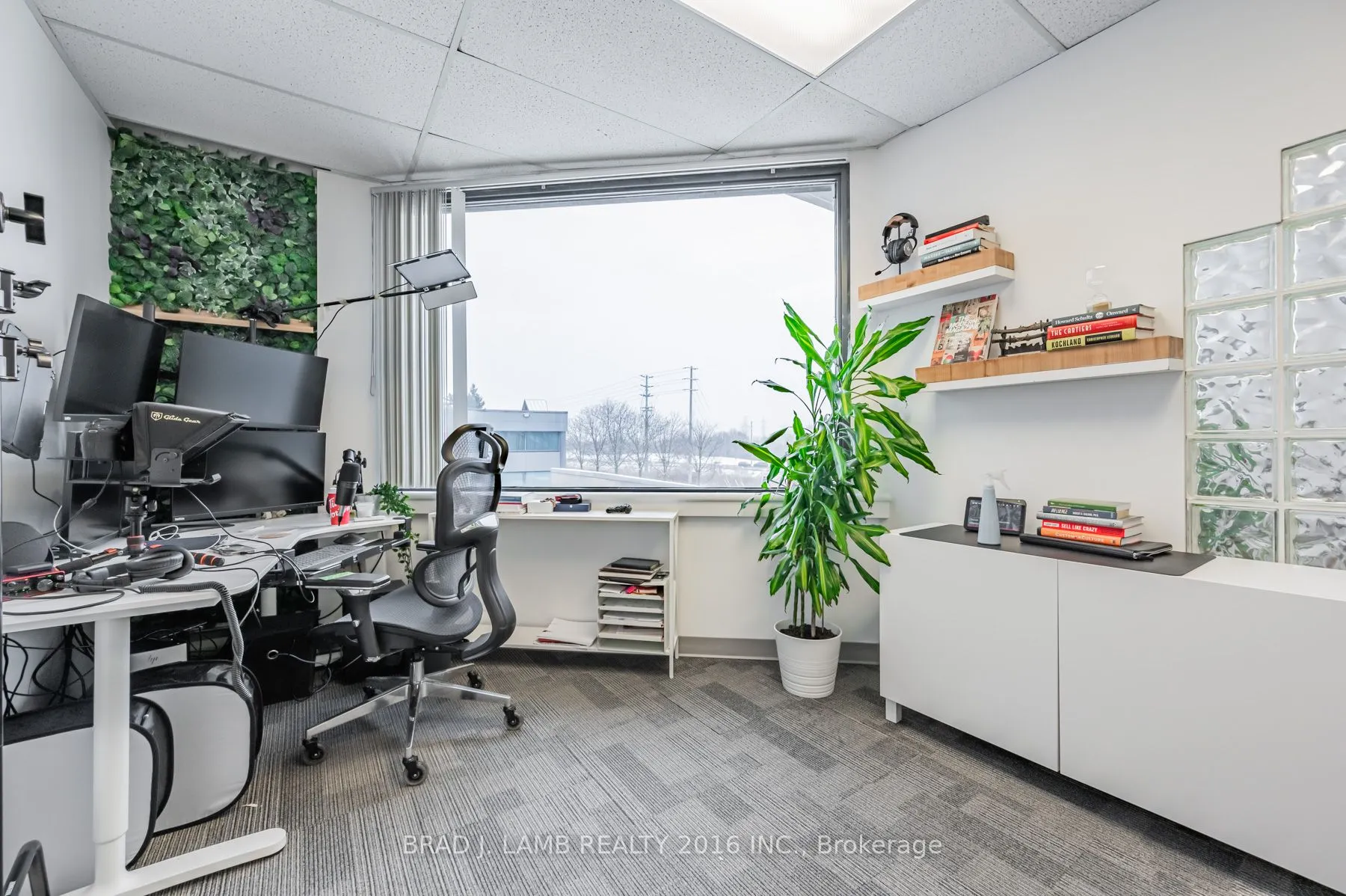 2600 Skymark Avenue, #5-201