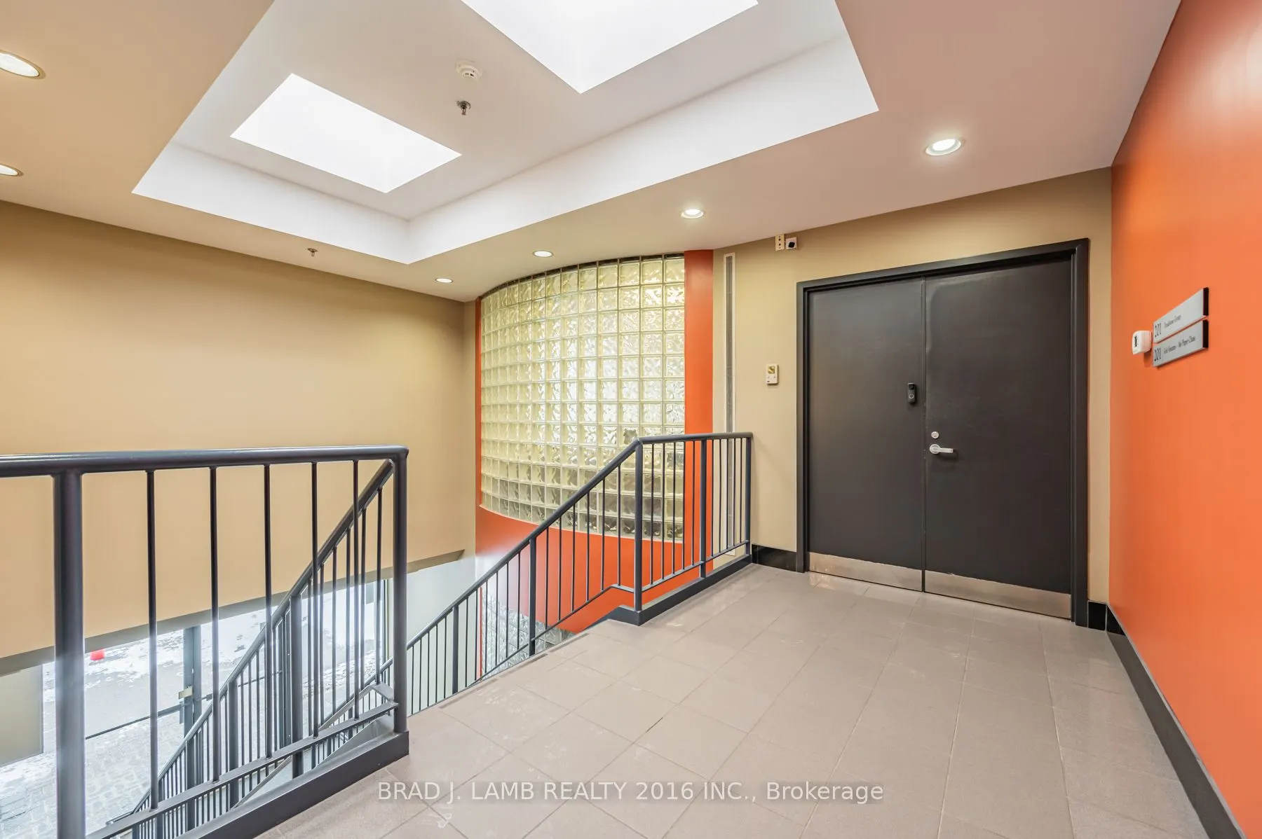 2600 Skymark Avenue, #5-201