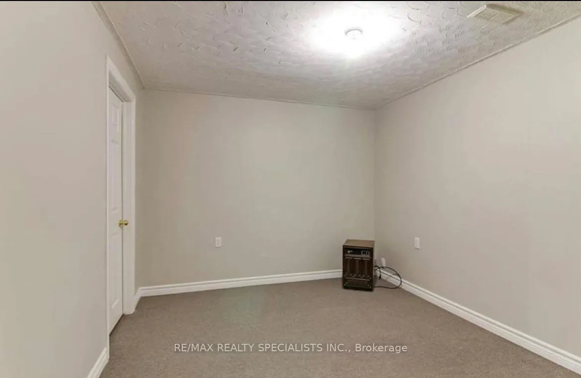 824 Ledbury Crescent, #Bsmt