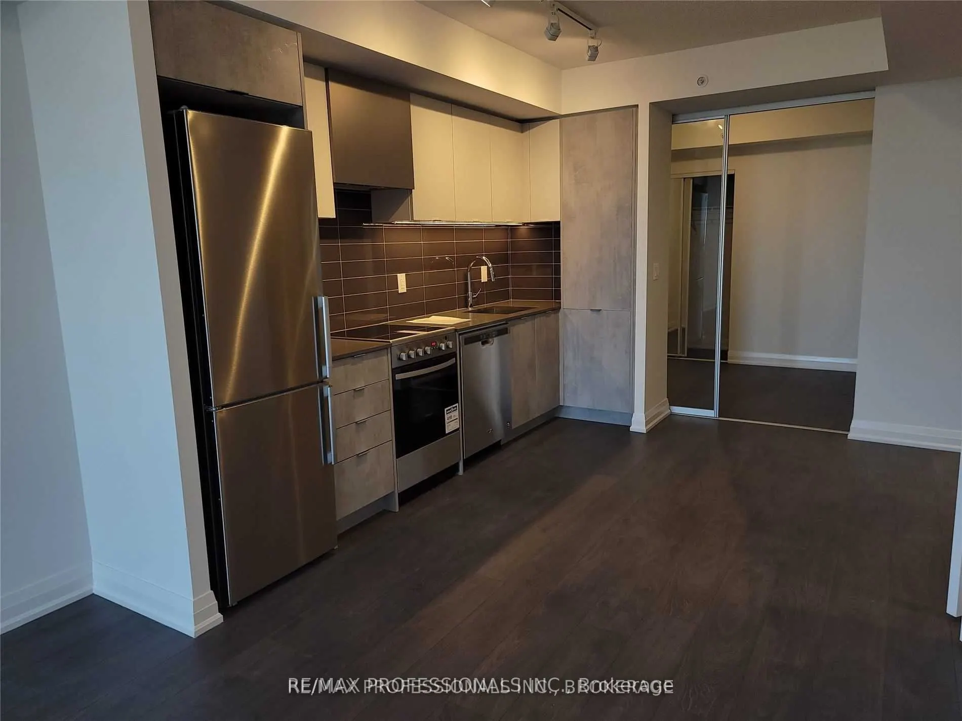 30 Gibbs Road, #3006