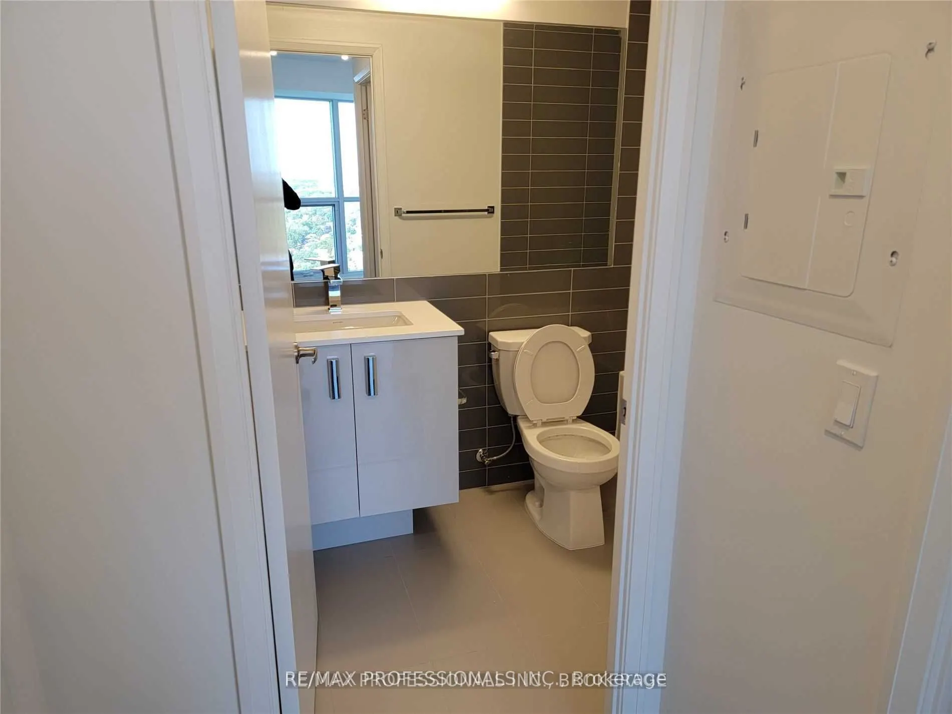 30 Gibbs Road, #3006