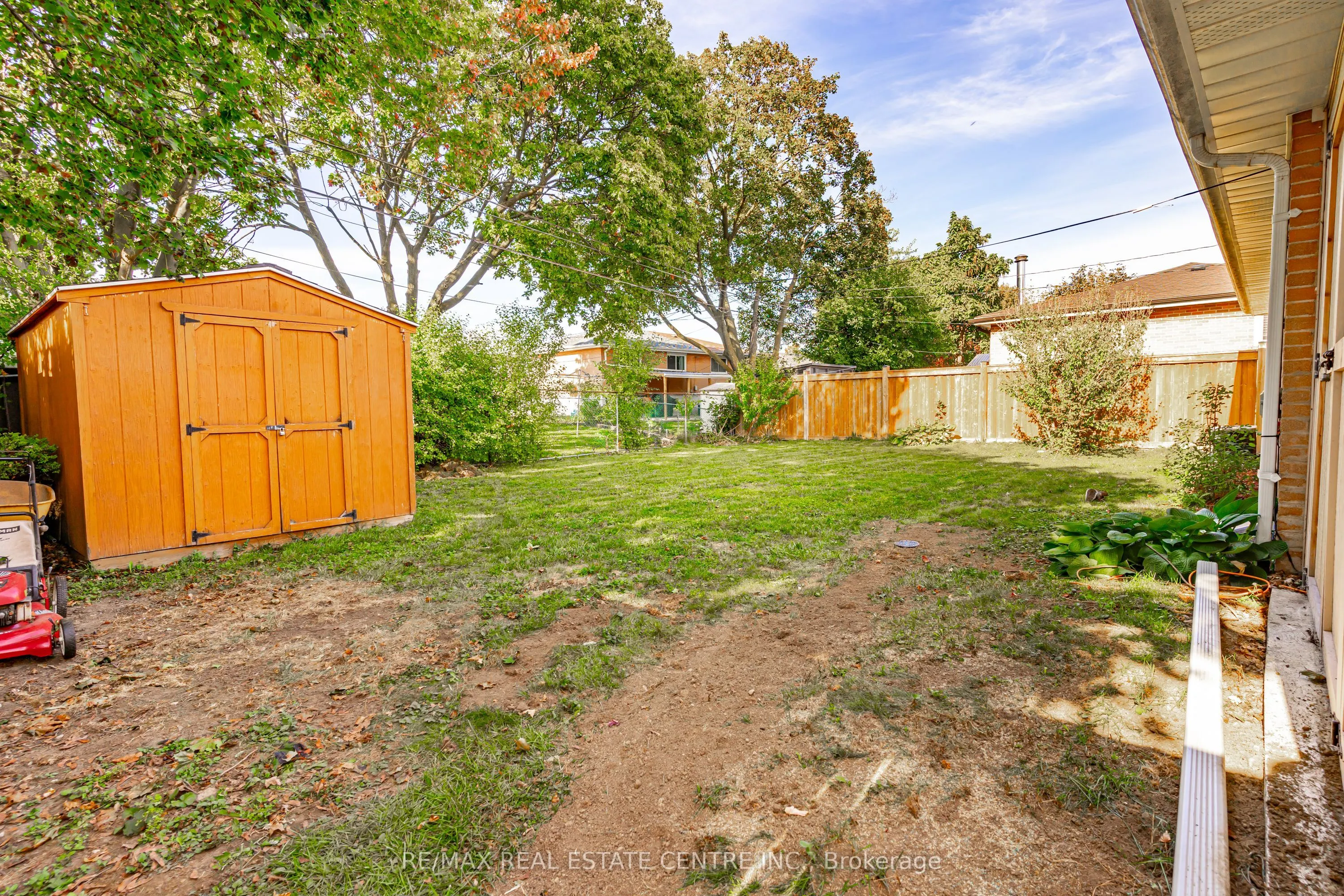 23 Bedford Crescent