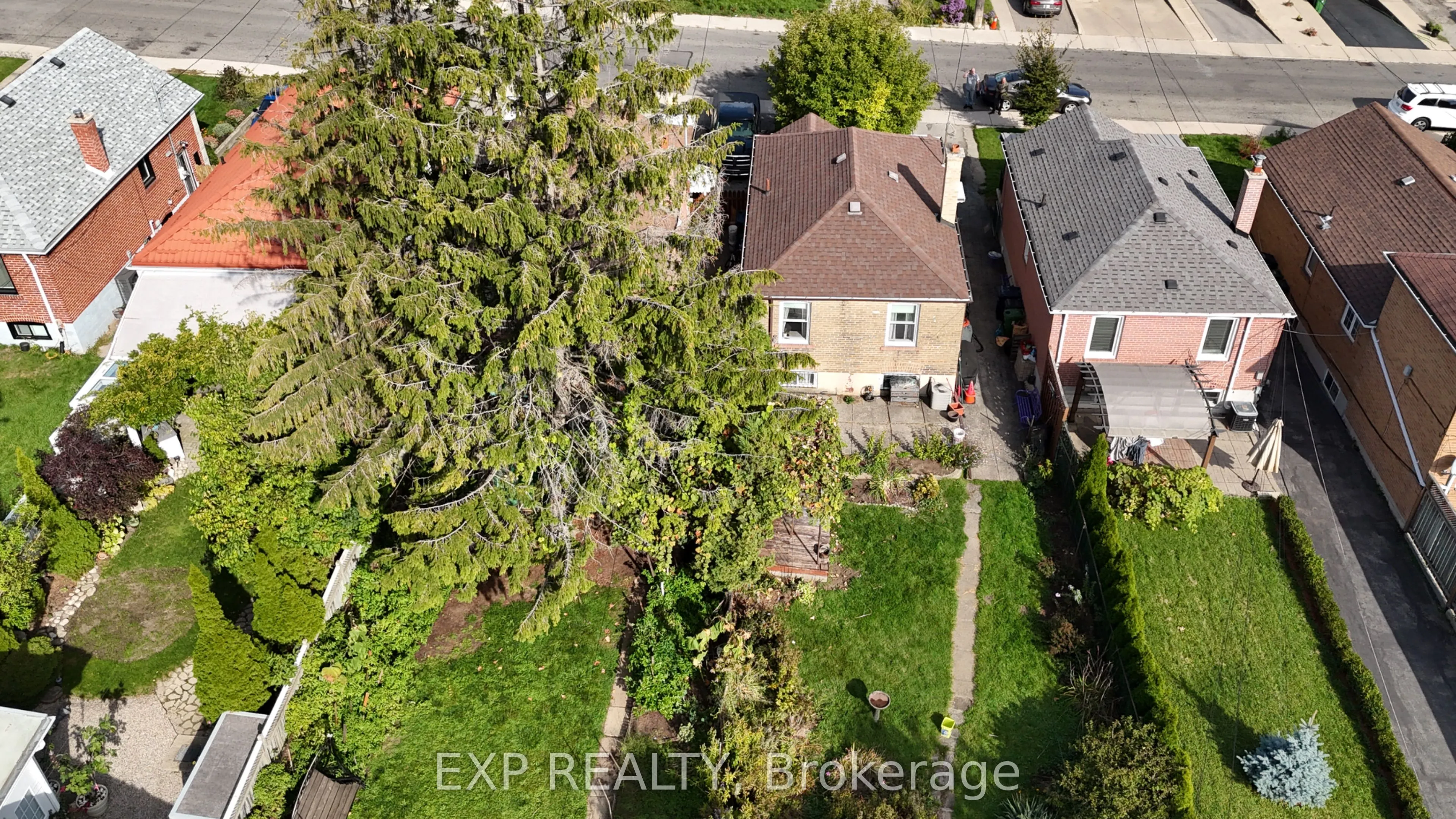 546 Mc Roberts Avenue N