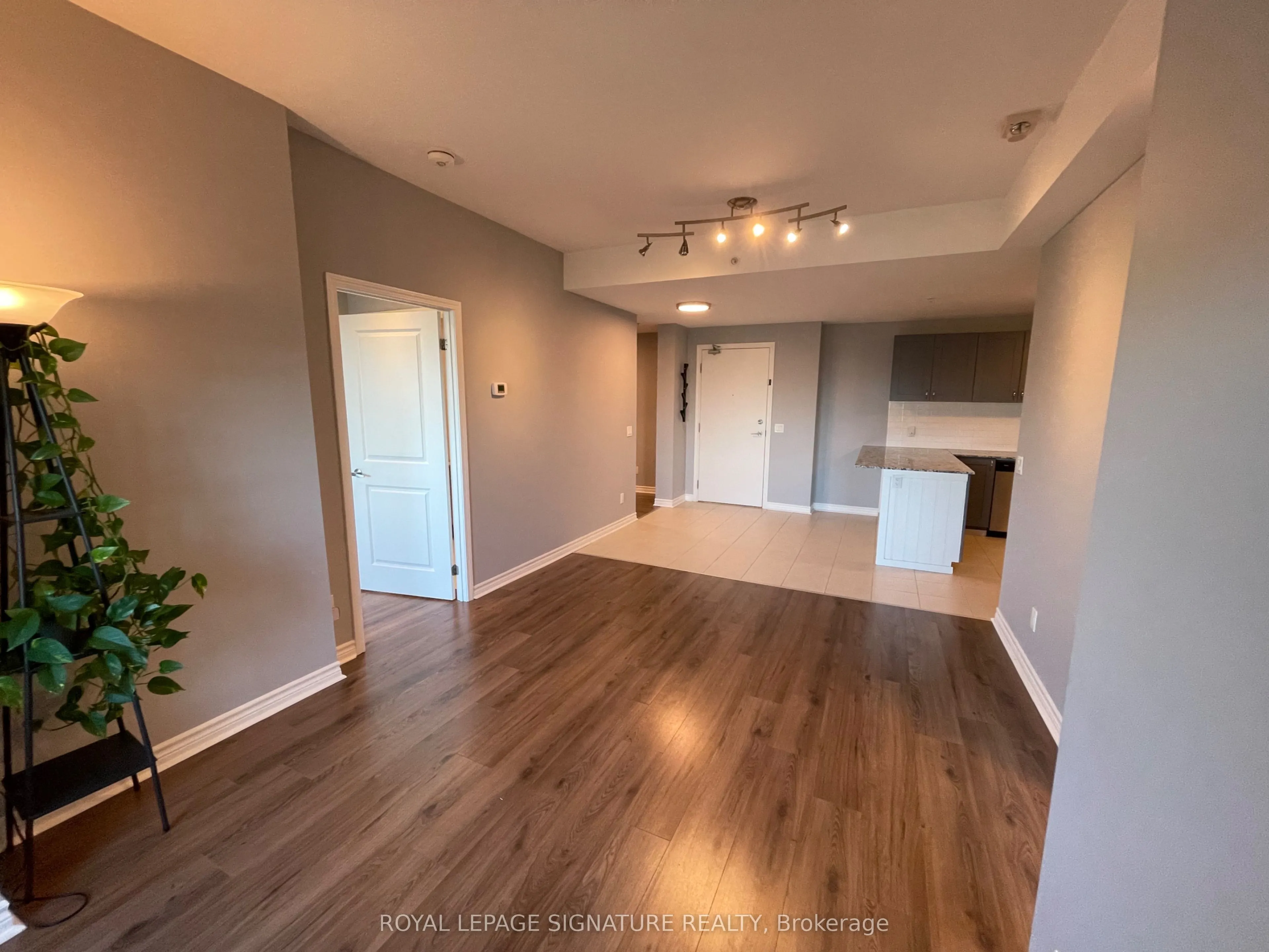 2522 Keele Street, #401