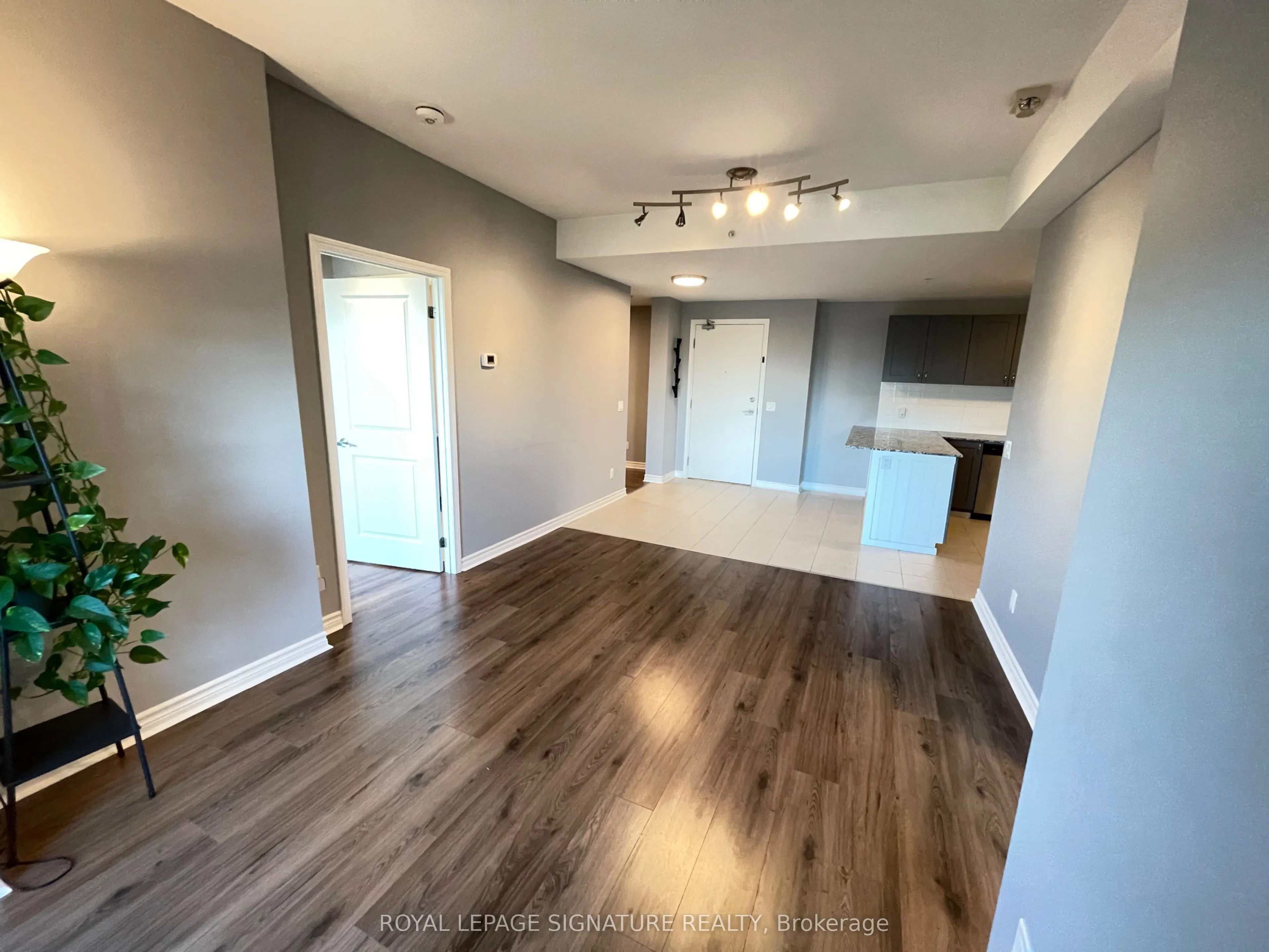 2522 Keele Street, #401