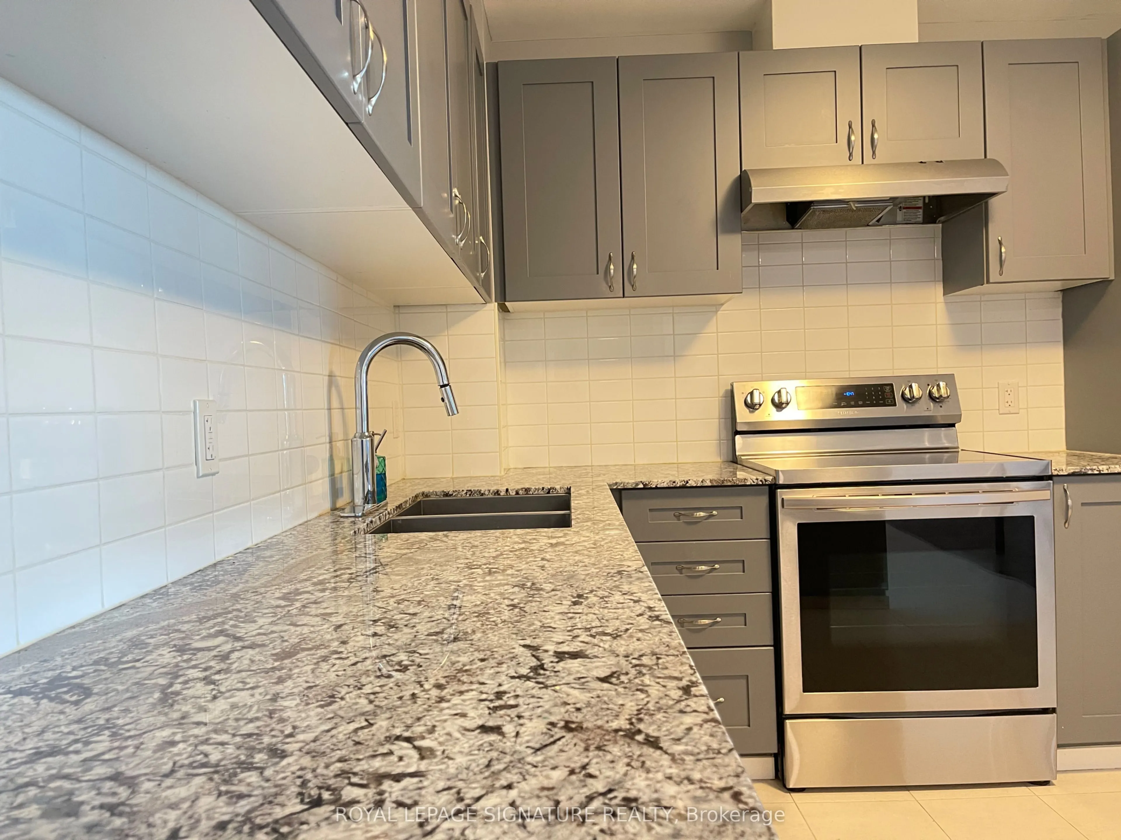 2522 Keele Street, #401
