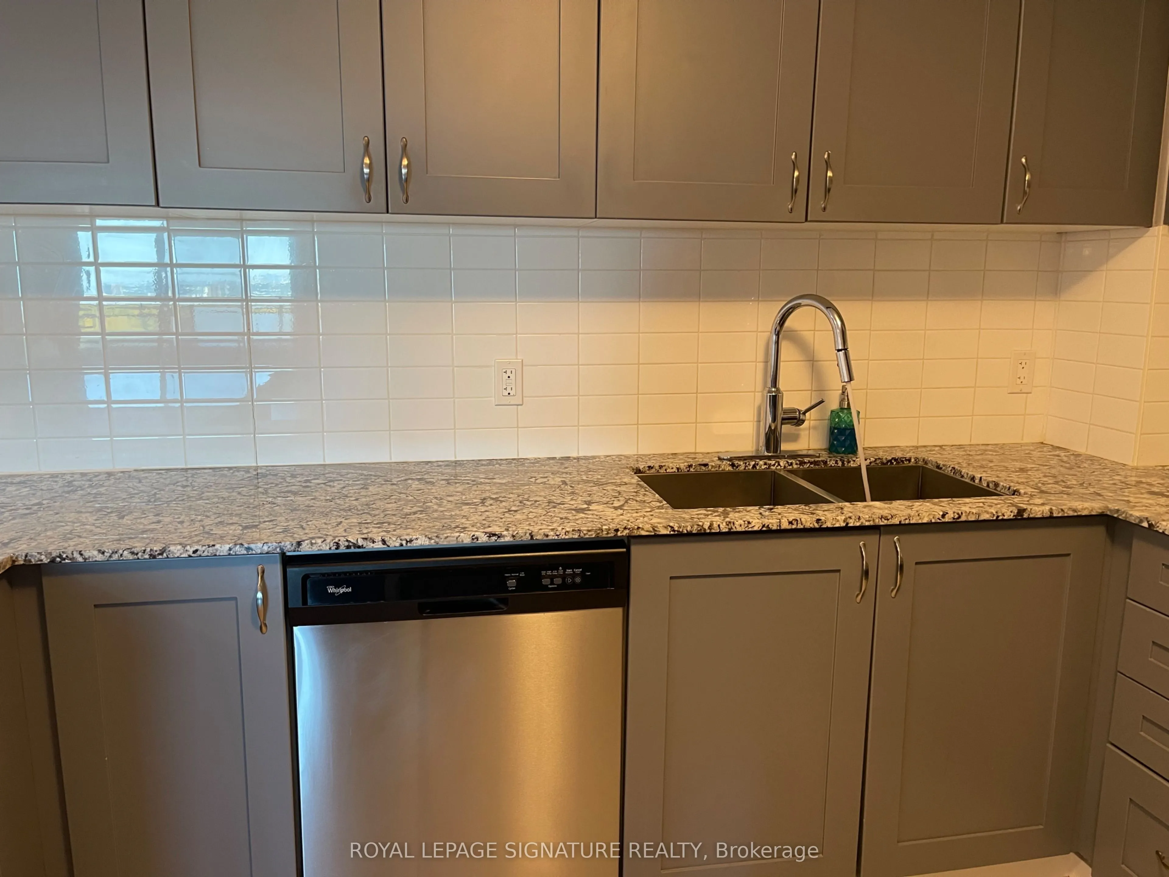 2522 Keele Street, #401
