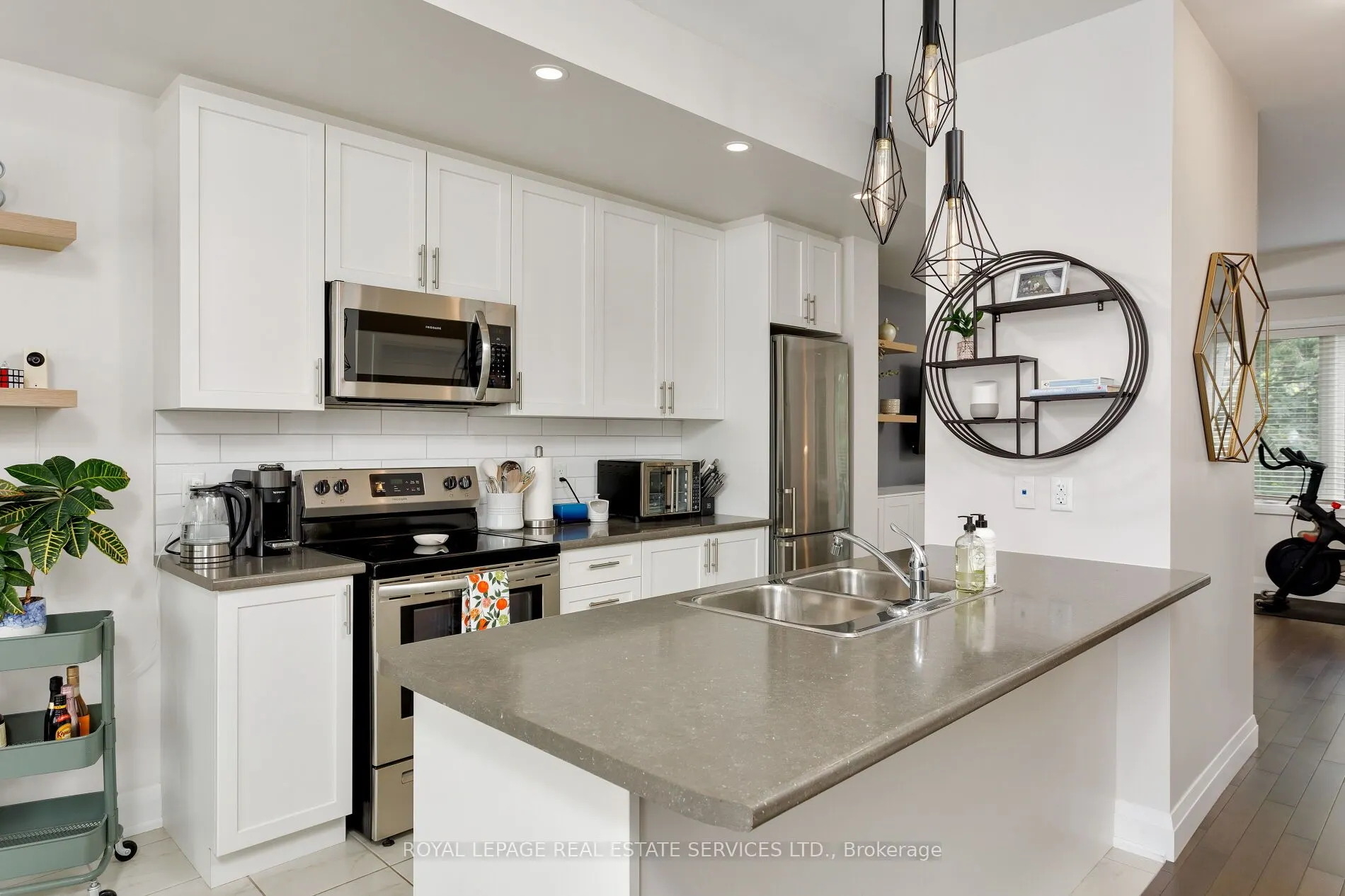 405 Plains Road E, #22