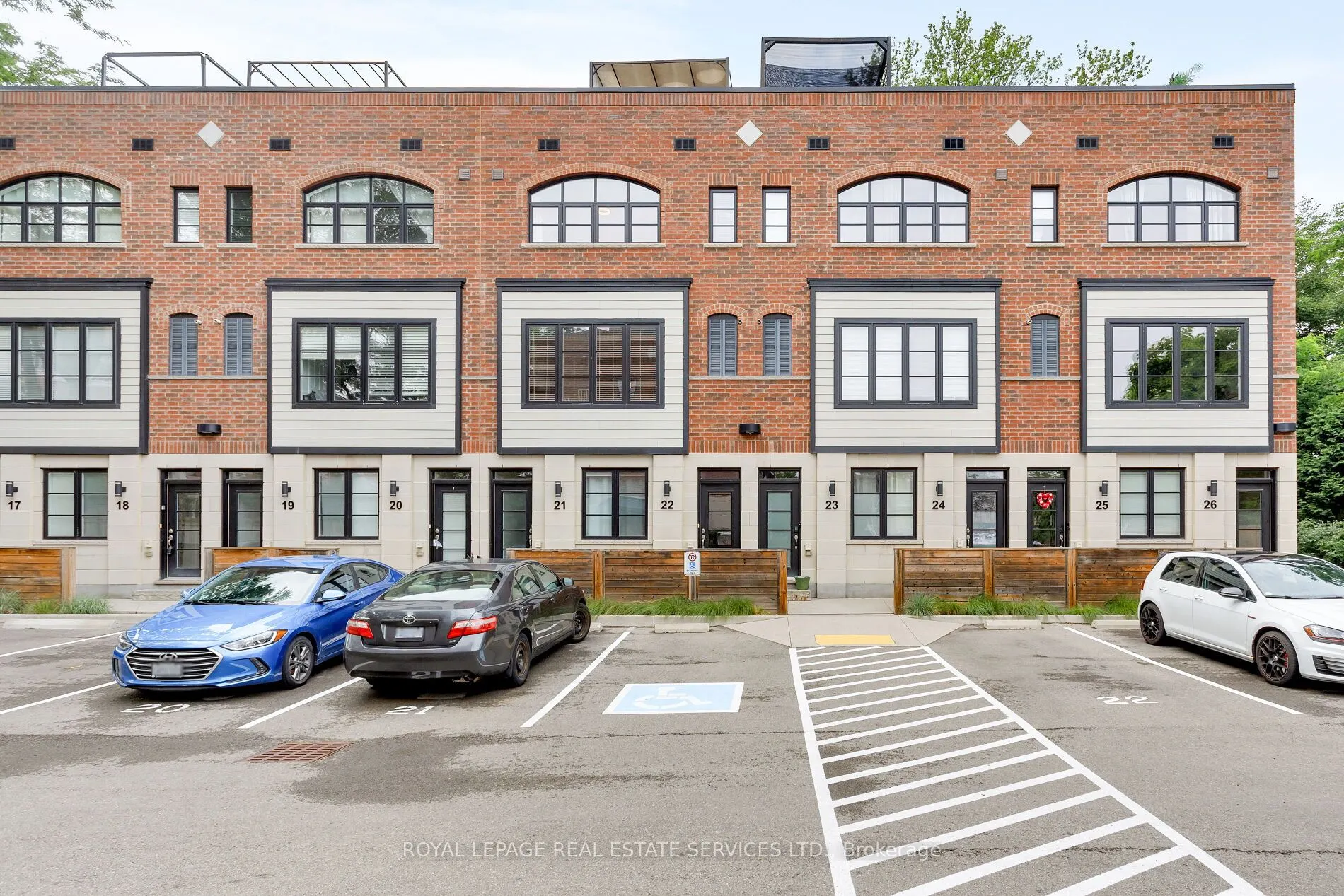 405 Plains Road E, #22