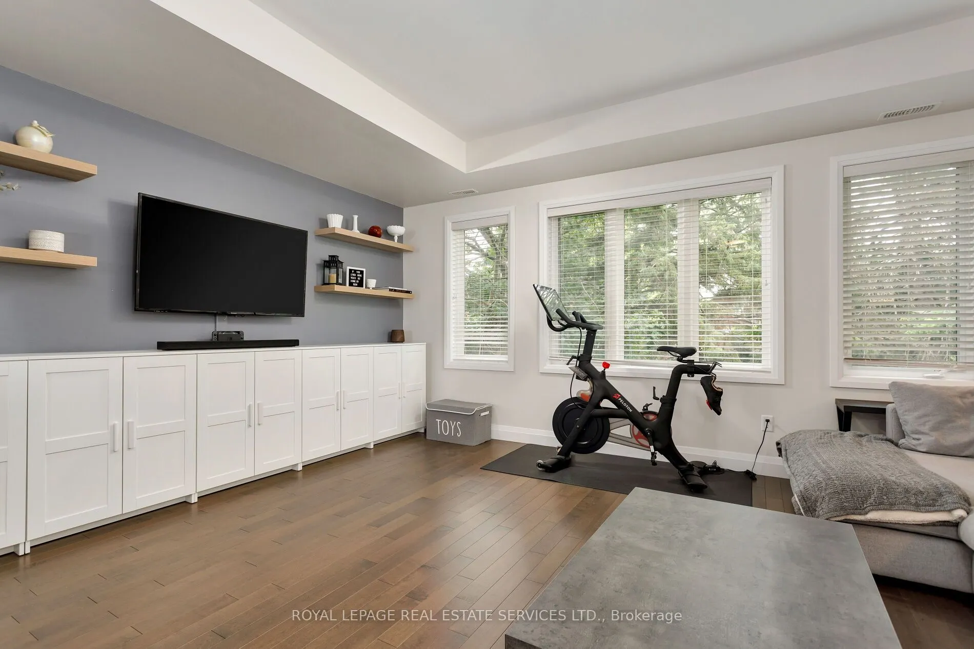 405 Plains Road E, #22