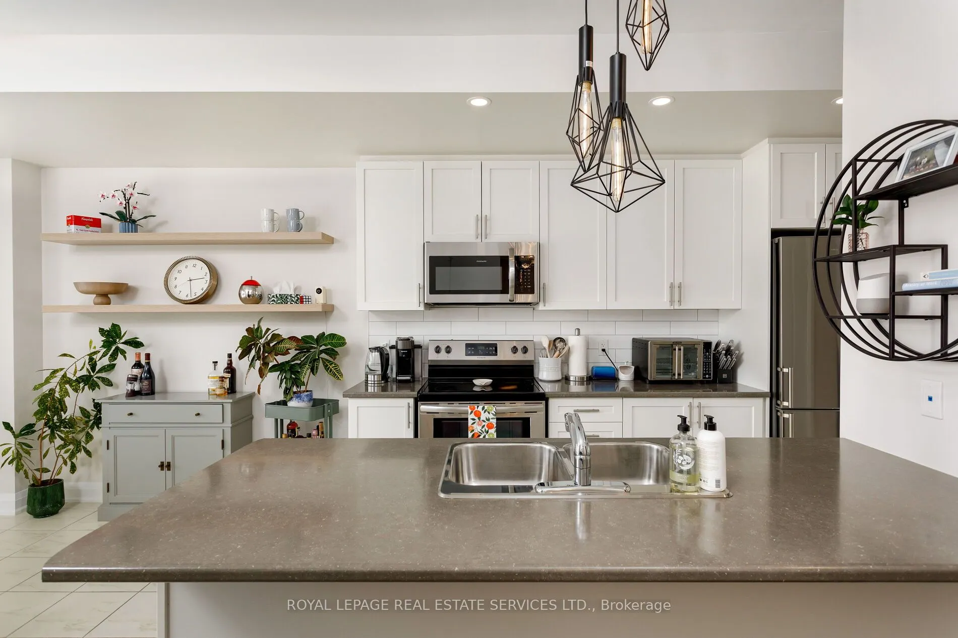 405 Plains Road E, #22