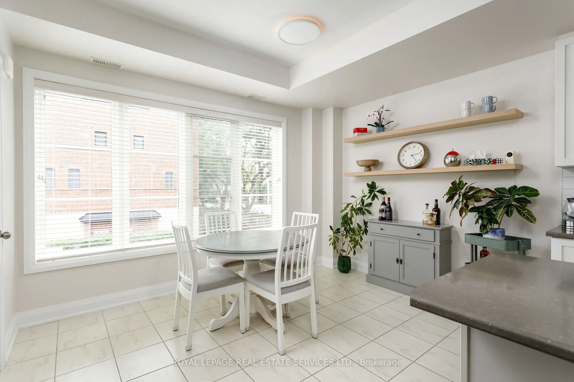 405 Plains Road E, #22