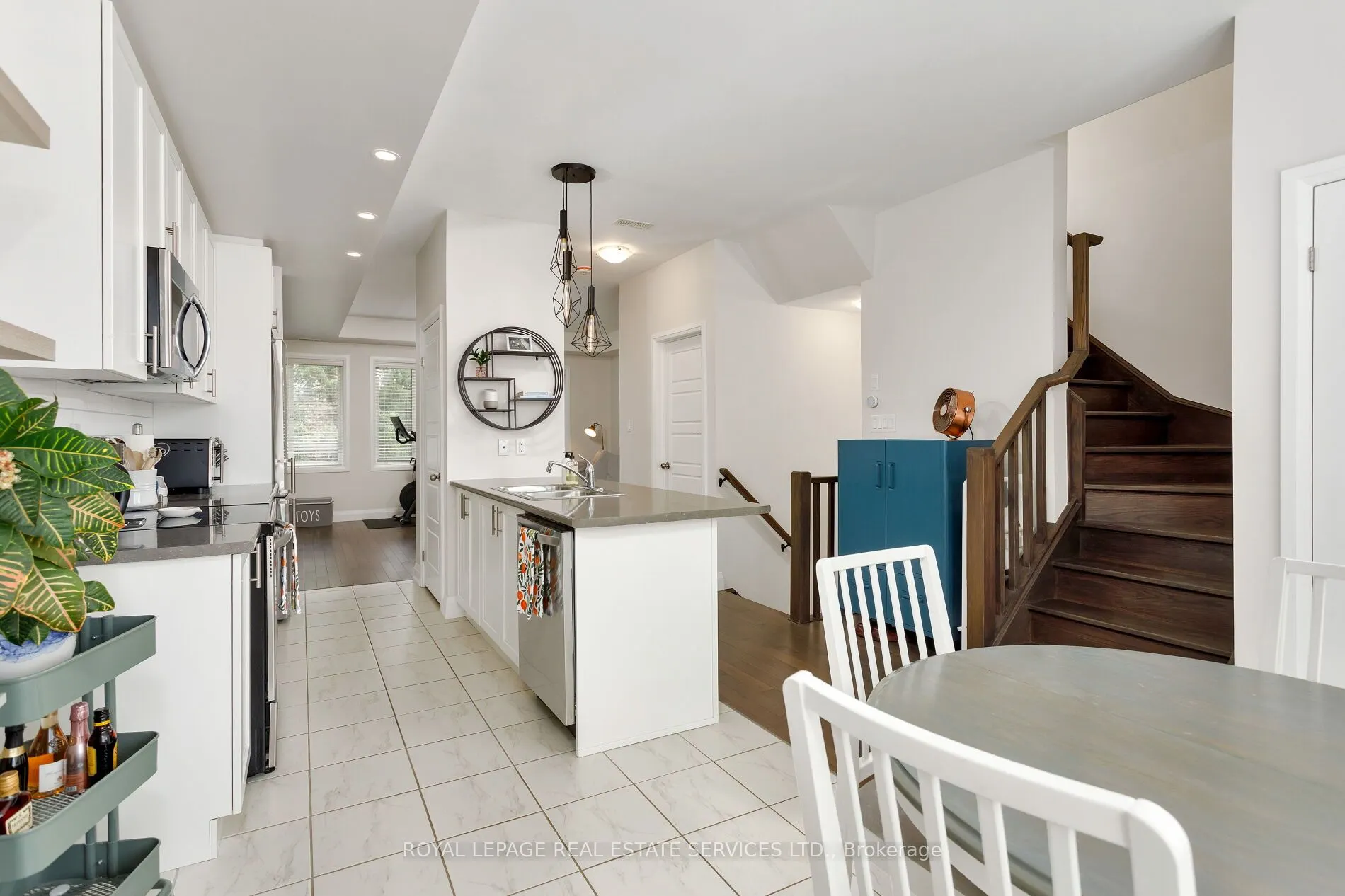 405 Plains Road E, #22