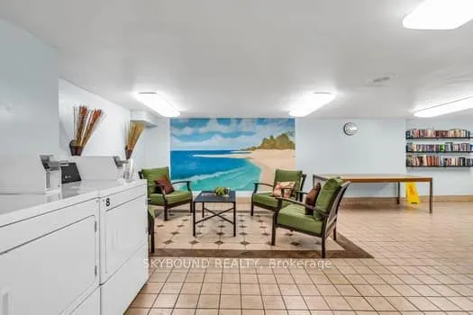 44 Longbourne Drive, #1004