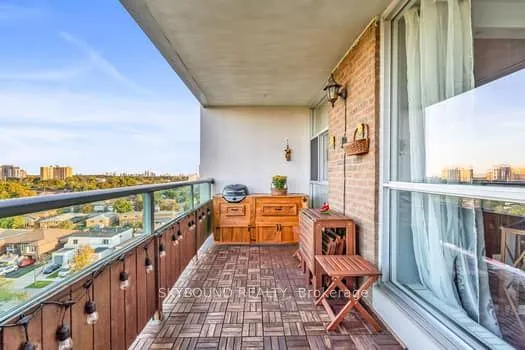 44 Longbourne Drive, #1004