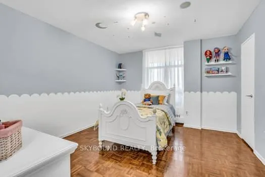 44 Longbourne Drive, #1004