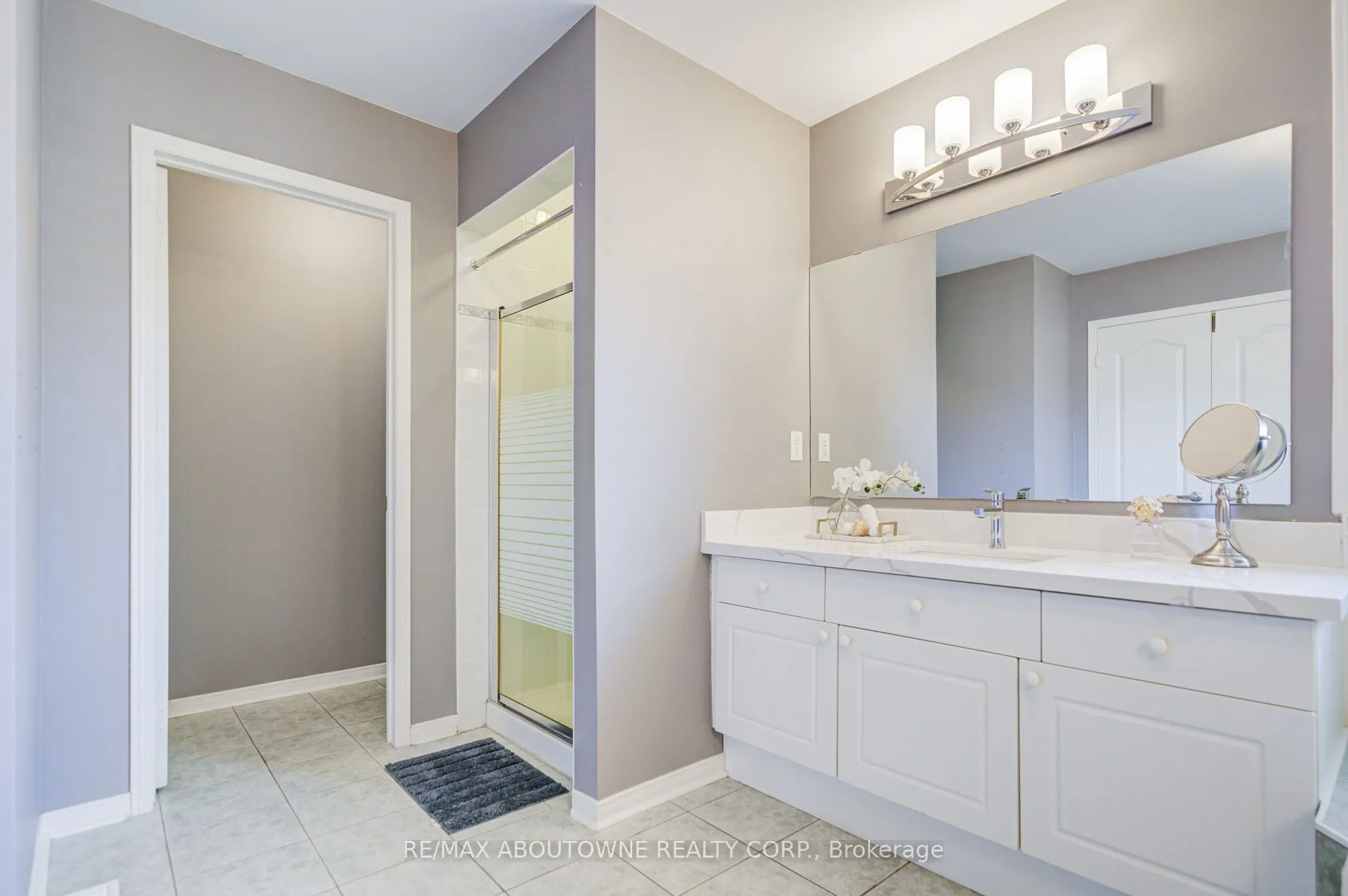 3041 Caulfield Crescent