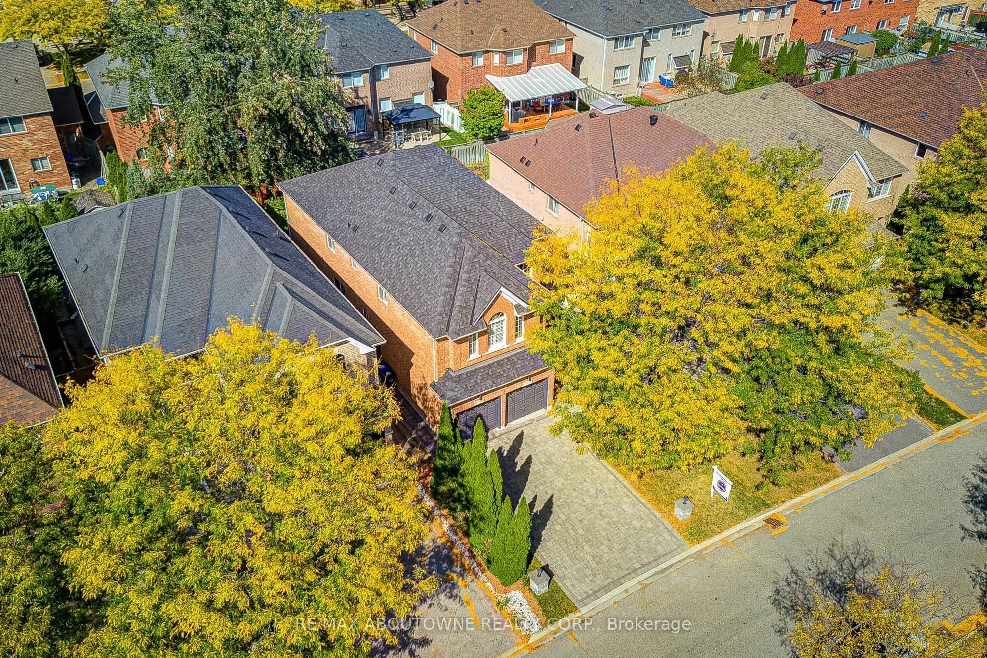 3041 Caulfield Crescent
